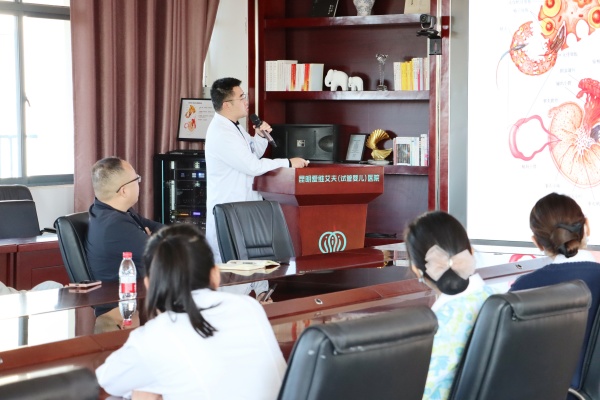 ����ѧ���ɹ��������ٴ�ʵ�� | ��Ժ�ŶӲμ���ֳҽѧ��Ტ��չר��ѧϰ